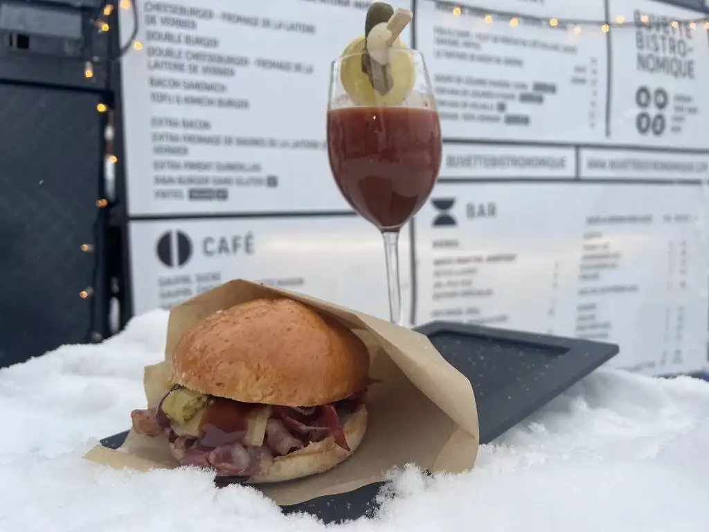 Burger et cocktail dans la neige, Buvette Bistronomique